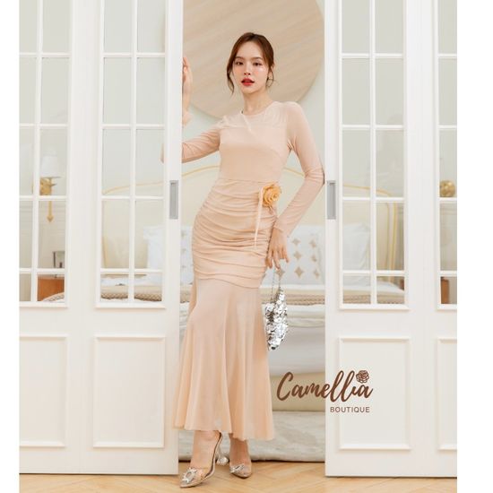 Camellia Boutique เดรสแขนยาวซีทรู สีครีมสวยหรู