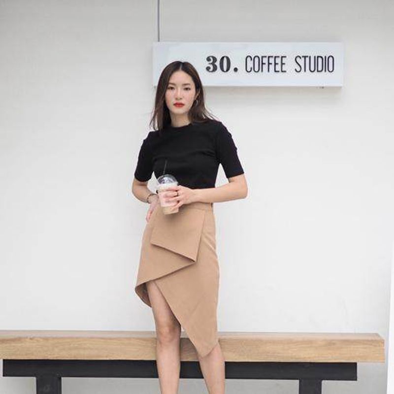 Twotwice - Asymmetric Skirt กระโปรง