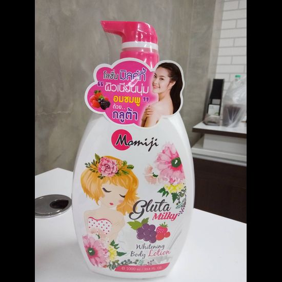 คุ้มค่าคุ้มราคา Momiji โลชั่น 1000 ML.Whitering body lotion 1000ML 4 สูตร