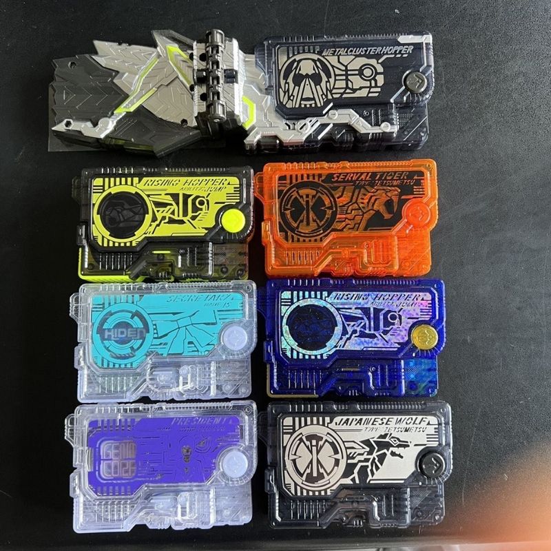 Kamen Rider Zero One |  Dx Progrise Key | Serval Tiger Japanese Wolf Sting Scorpion SecreTary IS Burning Falcon Rising Hopper Metal Cluster Hopper Toys