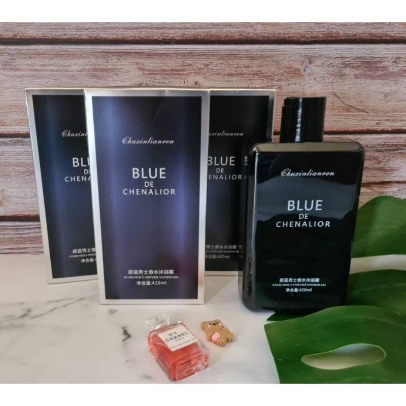 ครีมอาบน้ำสบู่น้ำหอม BLUE Chanalio👨สบู่อาบน้ำ  กลิ่นน้ำหอมผู้ชาย ตัว TOPของผู้ชาย กลิ่นหอมละมุนมาก 420ml