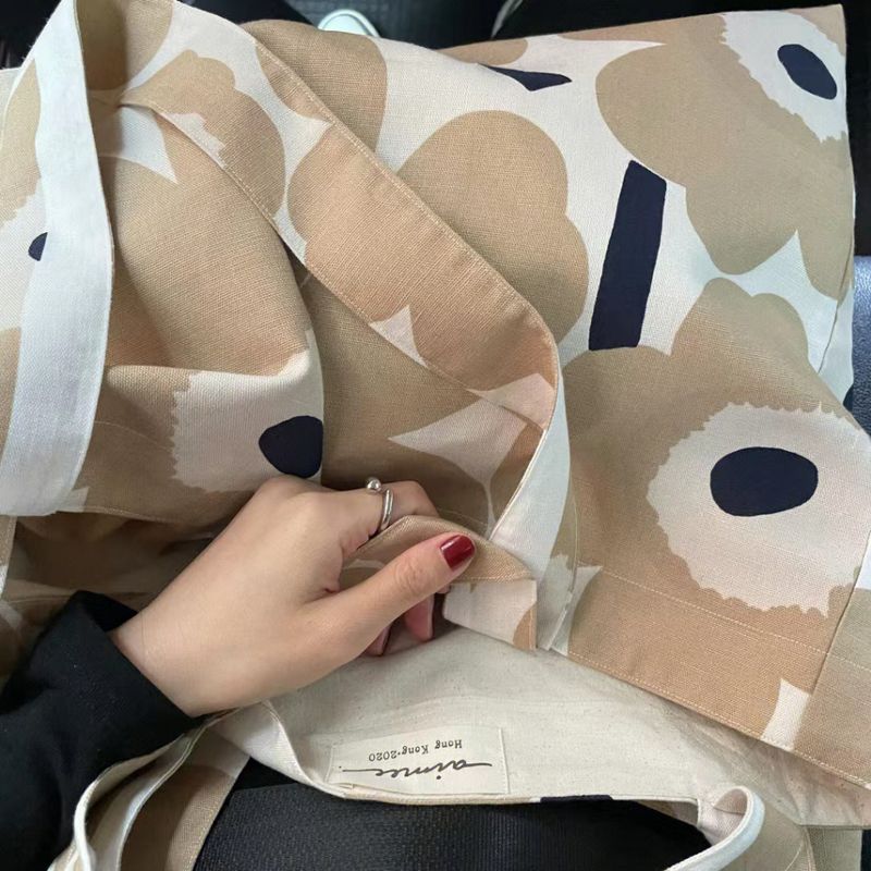 พร้อมส่งในไทย!! ราคาถูกที่สุด ของแท้100% กดได้เลย ถุงผ้า กระเป๋าผ้า Marimekko size 44x43cm