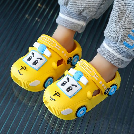 Childrens slippers infants and young childrens cars soft soled perforated shoes super cute sandals cartoonish and stylish summer boys and girls wrapped head slippers