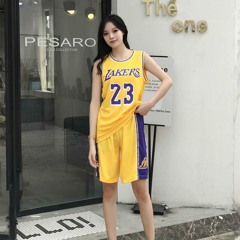 เสื้อ Lakers หมายเลข24,The lakers' no. 8 yellow,Adult L height (160-165)