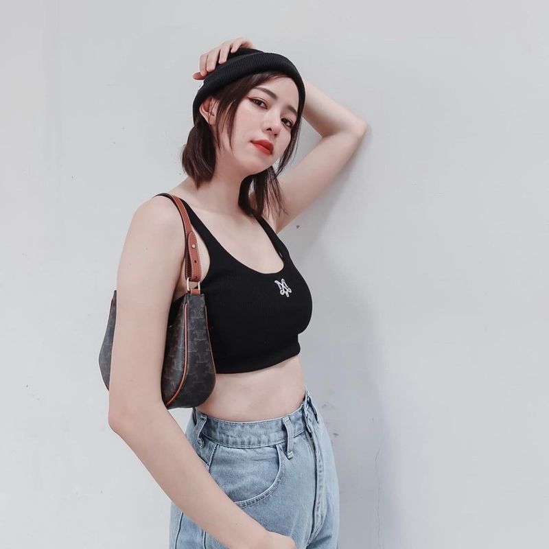 Merge Official - Crop Tank Top (พร้อมส่ง) เสื้อกล้ามครอปผ้า Knit Spandex