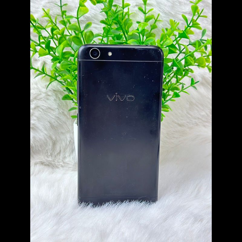 โทรศัพท์รุ่น vivo y53