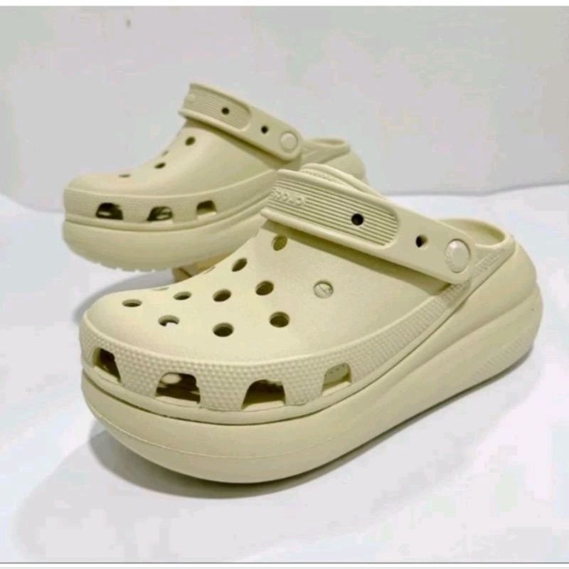 รองเท้าแตะ Crocs Classic Mega Clog ผู้หญิง ส้นสูง มีไชส์35–41รองเท้าสวยสวย