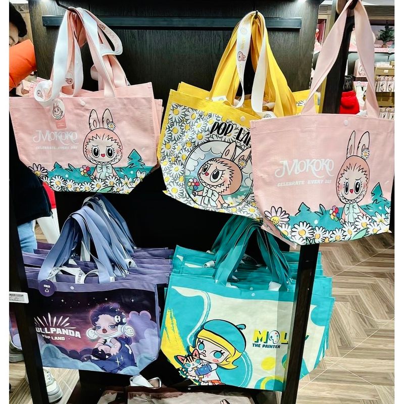 🧚‍♀️ พร้อมส่งในไทย🧚‍♀️ กระเป๋า Mokoko, ถุงใส่ของ Pop Mart, Pop Land Shopping Bag กระเป๋าช้อปปิ้ง บับเบิ้ลพาราไดซ์