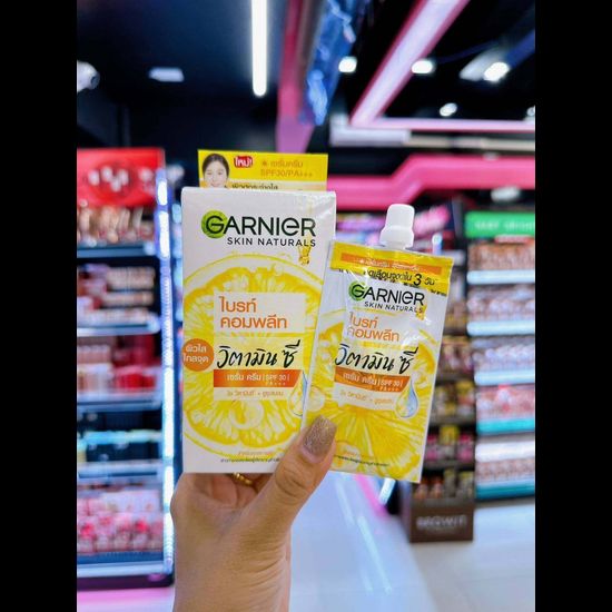 การ์นิเย่ สกิน แนทเชอรัลส์ (ยกกลอ่ง 6 ซอง) GARNIER SKIN NATURALS ขนาด 7 - 7.5 มล.