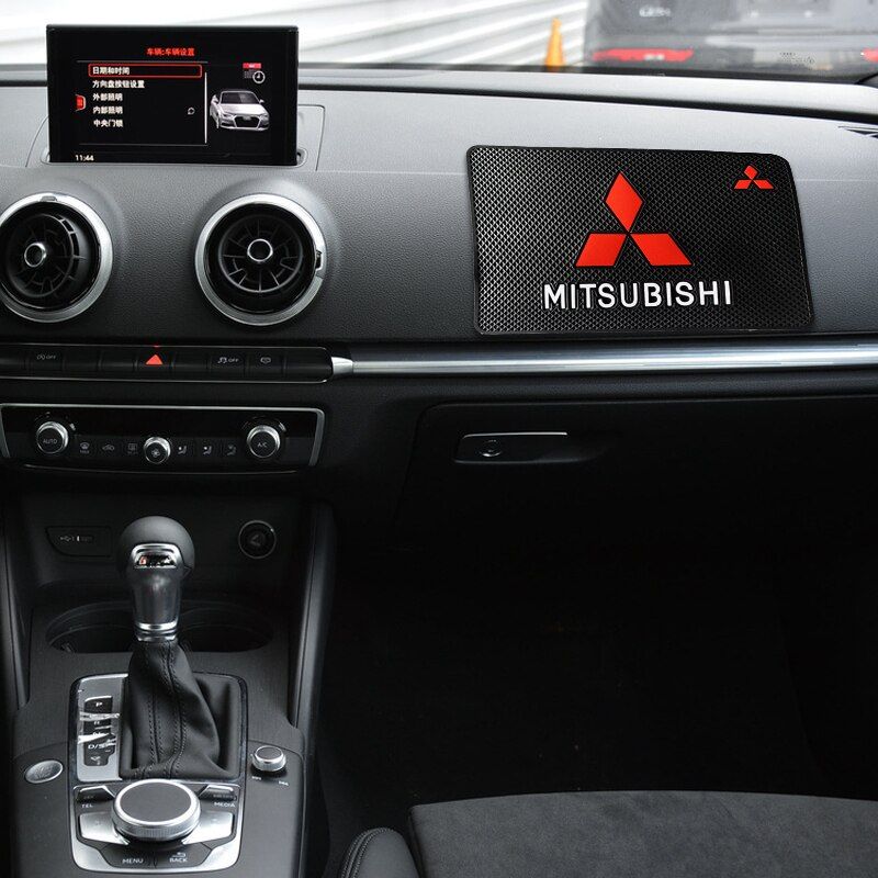 แผ่นกันลื่น​ ที่วาง​ของ วางโทรศัพท์ ลาย​ตรา Mitsubishi อุปกรณ์เสริม สำหรับรถยนต์