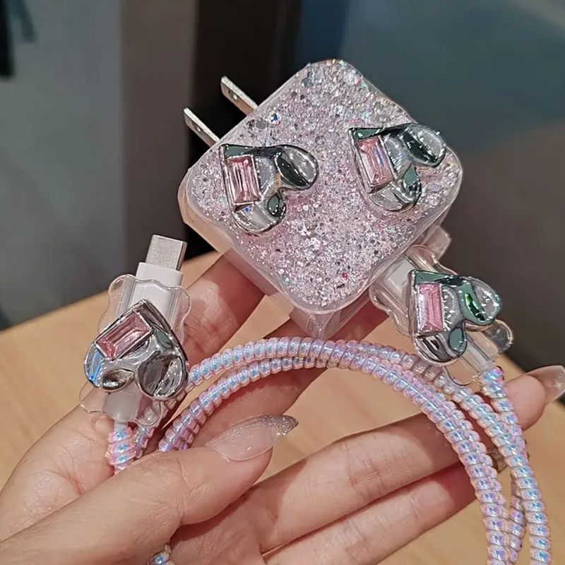 ชุด 4 ชิ้น เหมาะสำหรับ หัวชาร์จมือถือ ฝาครอบป้องกัน Flash Diamond Silver Iphone13Pro Love 12 สายชาร์จ Data Cable Anti-Breakage 18W Fast Charging 20W High-End Sense