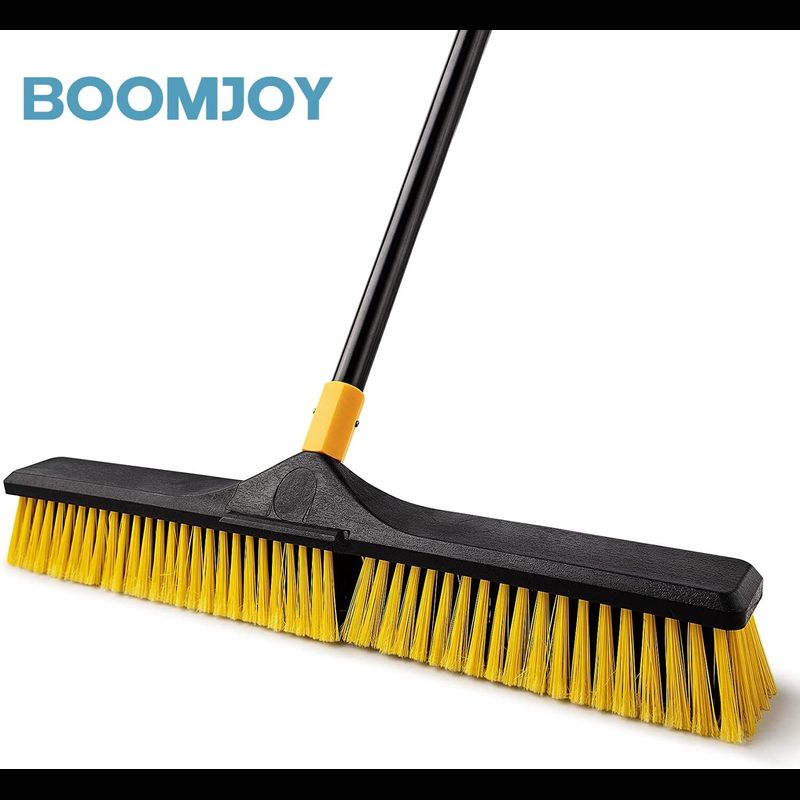 BOOMJOY แปรงไม้กวาดผลัก24 "กว้าง65.3" ด้ามยาวขนแปรงแข็งสำหรับงานหนักกลางแจ้งเชิงพาณิชย์สำหรับทำความสะอาดห้องน้ำห้องครัวลานจอดรถดาดฟ้ากระเบื้องปูพื้นหินคอนกรีต