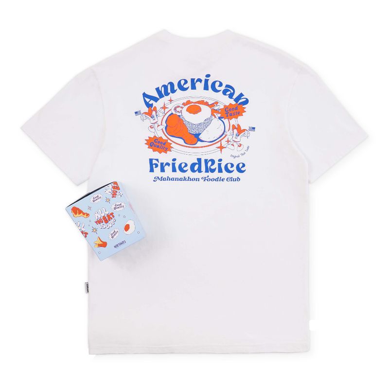 MAHANAKHON FOODIE CLUN AMERICAN FRIED RICE T-SHIRT WHITE เสื้อยืดลายข้าวผัดอเมริกัน สีขาว