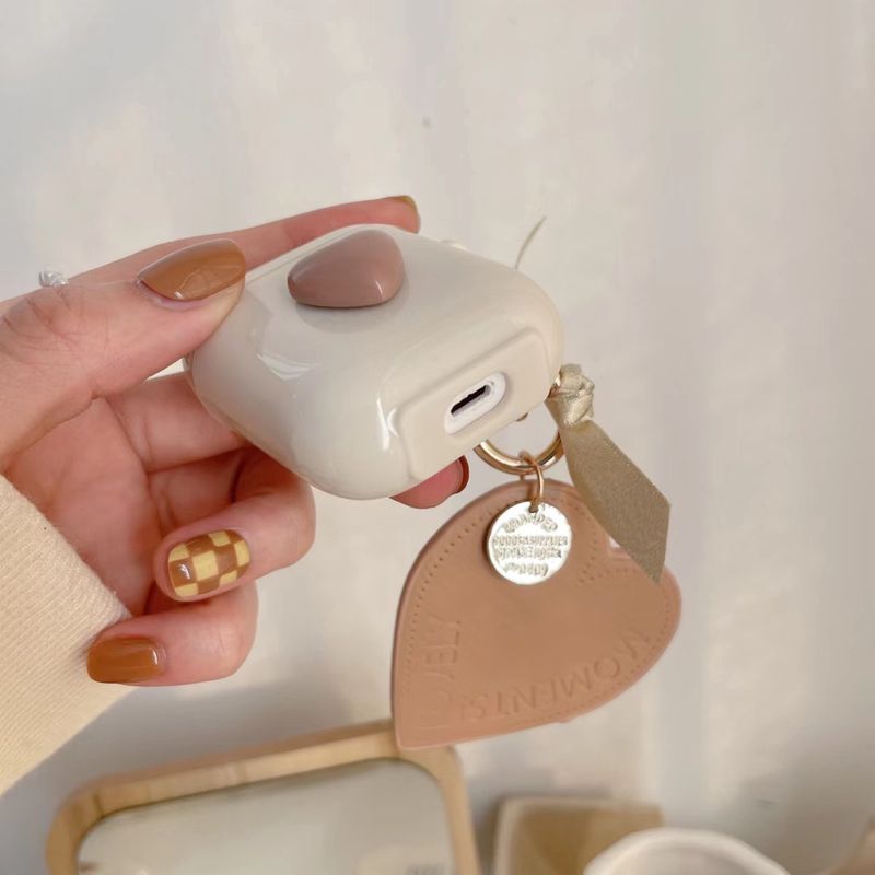 เคสหูฟังซิลิโคนนิ่ม กันกระแทก สีน้ําตาล พร้อมจี้ห้อย สําหรับ AirPods 1 2 AirPods Pro gen3