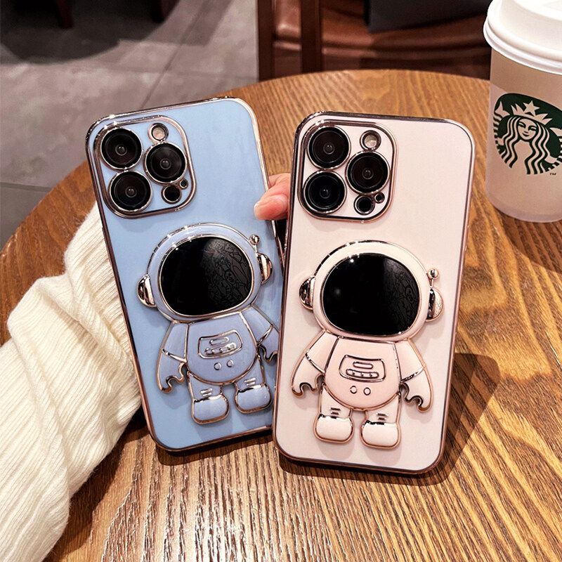 YIWESAN เคสกรณีสำหรับ iPhone 7 Plus 8 Plus SE 2020 เคสกรณีที่มีแฟชั่นน่ารักนักบินอวกาศพับโทรศัพท์ยืน Soild กรณีบางรูปแบบการชุบปลอกเต็มเลนส์ปกกล้องปกป้องกันกระแทก Softcase