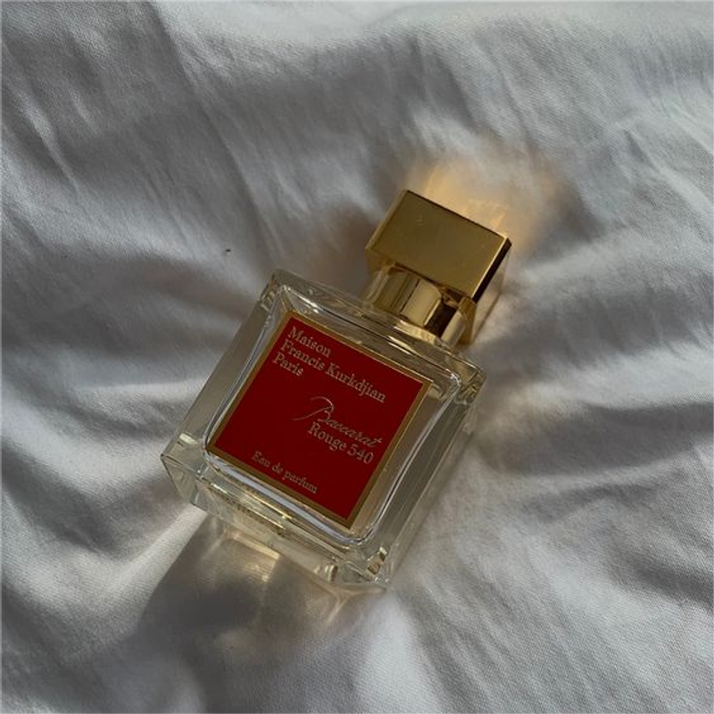 น้ำหอม Baccarat Rouge 5 4 0 Eau De Parfum for women and men 70ml น้ำหอมติดทนนาน น้ำหอมแบร์นแท้