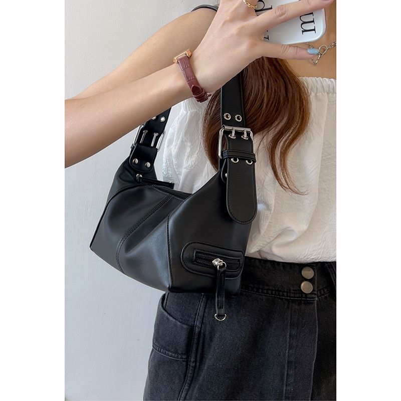 สินค้าใหม่ 2022!! กระเป๋าสะพายเกาหลี Rock bag สะพายไหล่ 2 สี F021