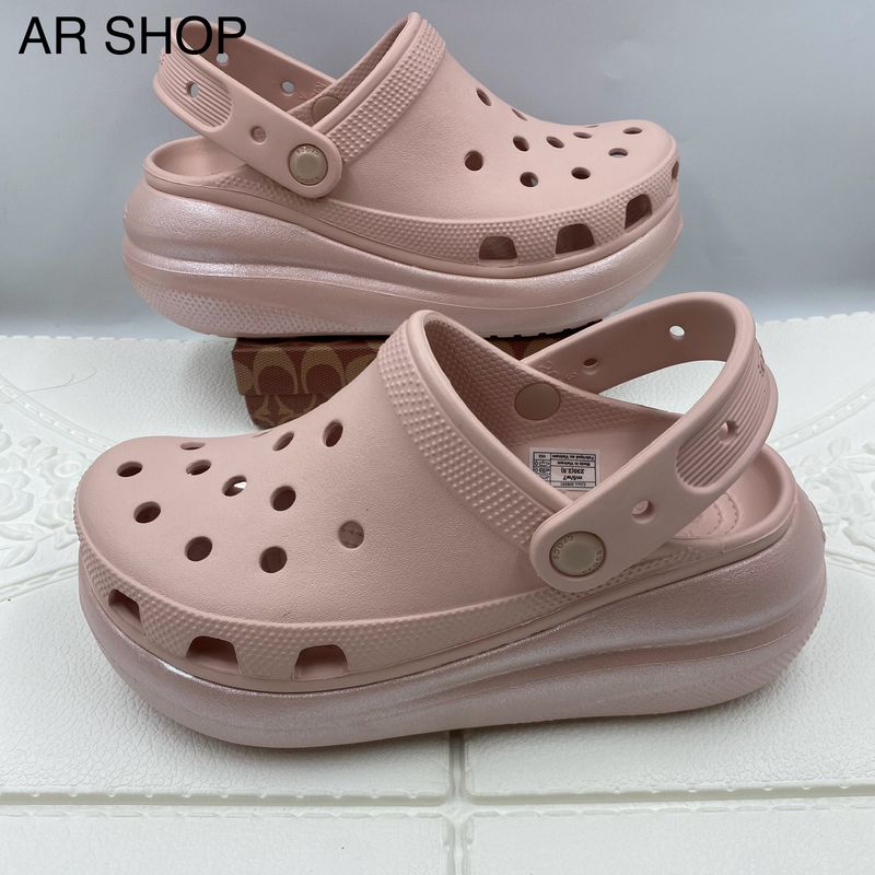 รองเท้า Crocs รองเท้าแบบสวมส้นสูงของผู้หญิง รุ่น Classic crush clog มาใหม่ล่าสุดงานสวย รับรองสินค้าเหมือนในรูปทุกอย่างค่ะ