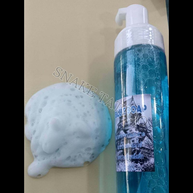 น้ำยาทำความสะอาด blue soap แบบโฟมพร้อมใช้ เช็ดออกง่ายกลิ่นหอมขนาด 200 ml