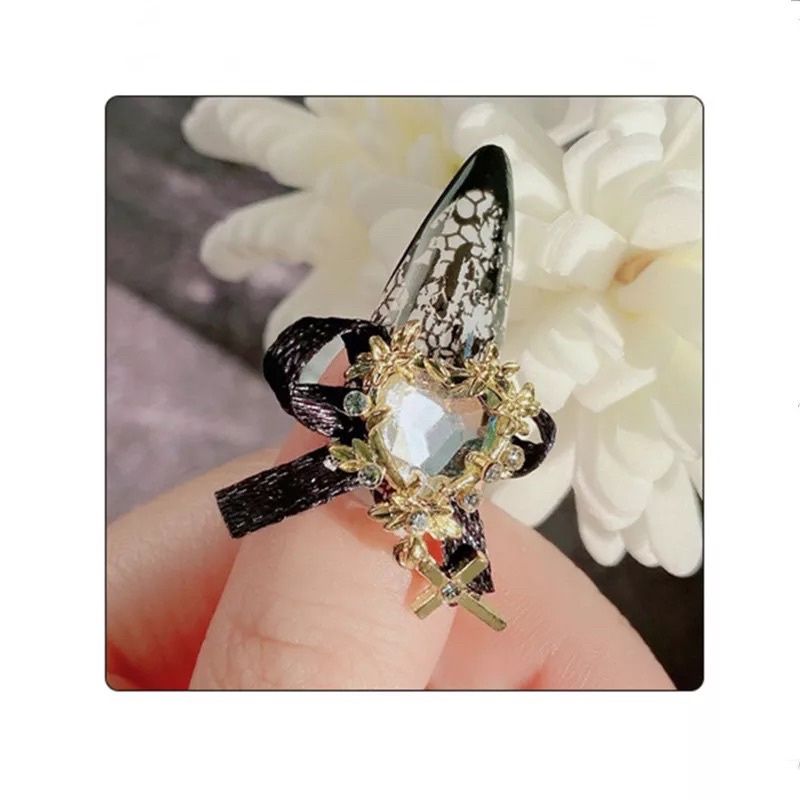 [2ชิ้น] โบแต่งเล็บ โบไดม่อนสุดหรู Luxury Rococo Style Black Lace Cross Nail Art Jewelry Diamond Nail Decoration