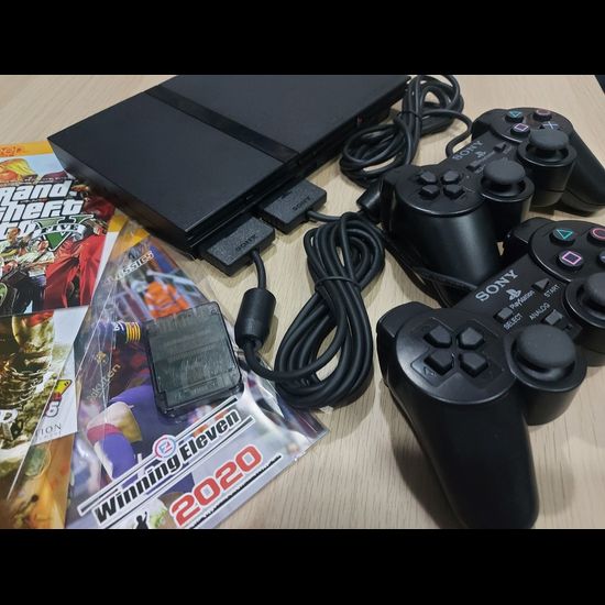 Playstation 2 อุปกรณ์ครบ แปลงแล้ว เล่นแผ่นแท้ แผ่นก็oป จัดชุดอุปกรณ์พร้อมเล่น แถมเกมส์ 5 เกมส์