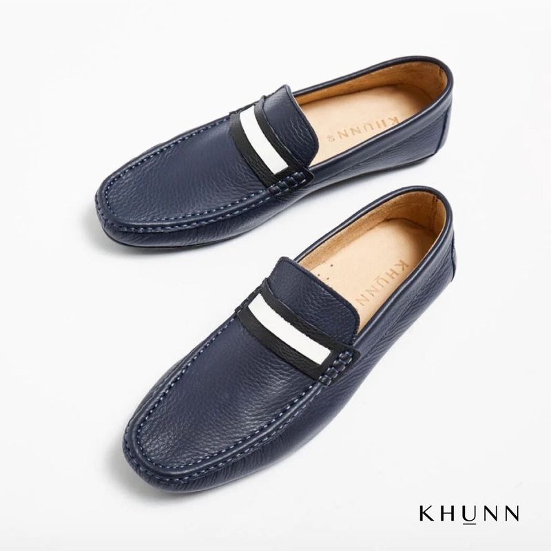 KHUNN (คุณณ์) รองเท้าหนังชาร์มัวแท้ รุ่น Navy สี DARK BLUE สีกรม