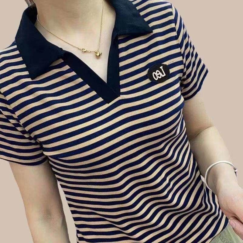 เสื้อยืดแขนสั้นผู้หญิงแขนสั้นสีดำและสีขาว Kaus Polo Garis บาง