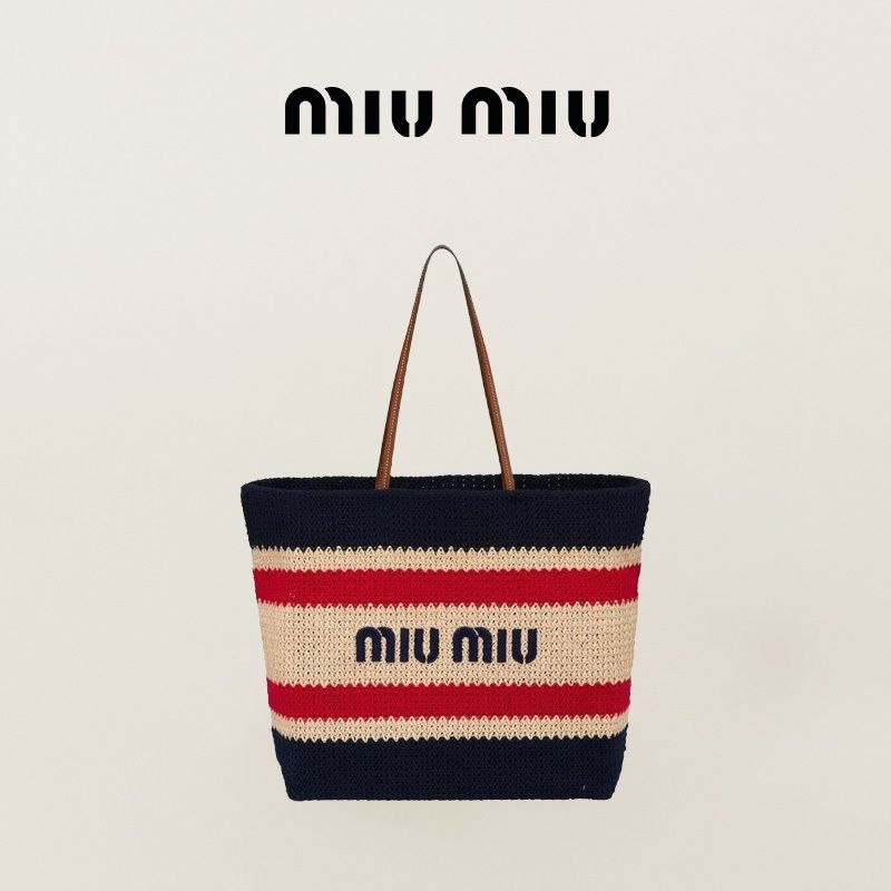 การจัดส่งจุดตรง ใหม่ของแท้ MIU MIU  tote bag มิว มิว กระเป๋า ความจุสูง การถัก กระเป๋าสะพาย