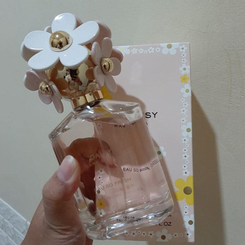 ส่งฟรีน้ำหอมแบรนด์  น้ำหอมผู้หญิงDaisy Eau So Fresh  for women125 ml น้ำหอมติดทนนาน