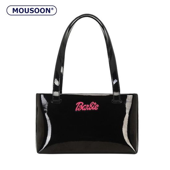 MOUSOON Barbie bag  ตุ๊กตาบาร์บี้ กระเป๋าสะพายไหล่มันวาว สะพายผู้หญิง ดีไซน์เฉพาะ กระเป๋าถือ แนวนอน รักแร้ บาแกตต์