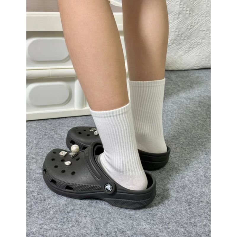 [SALE 50%]crocs classic clog รองเท้าแตะ รองเท้าชายหาดแท้รองเท้าแตะกลางแจ้ง ใส่ได้ทุกเพศ มีส่วนลดราค อดิดาส รองเท้าแตะ ผ่อนคลาย กลางแจ้ง