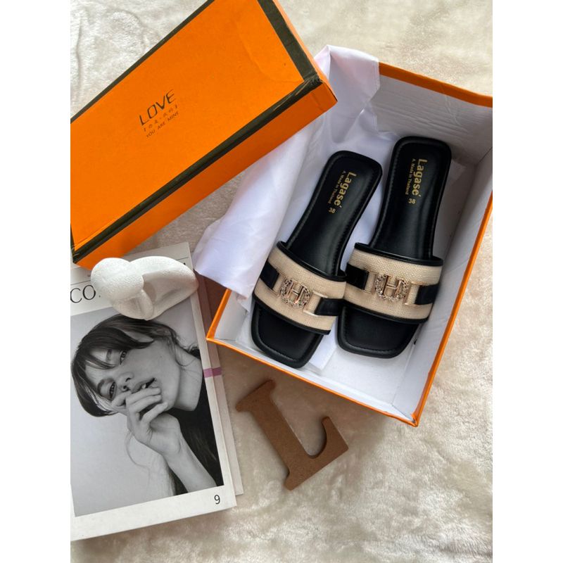 🧡Rinya shoe🧡รองเท้าแตะแต่งอะไหร่Hสวยหรูมากค่ะ ไม่มีกล่องนะคะ มีมาถึง4สี มีไซด์36-45เลยค่ะ สินค้าพร้อมส่งนะคะ