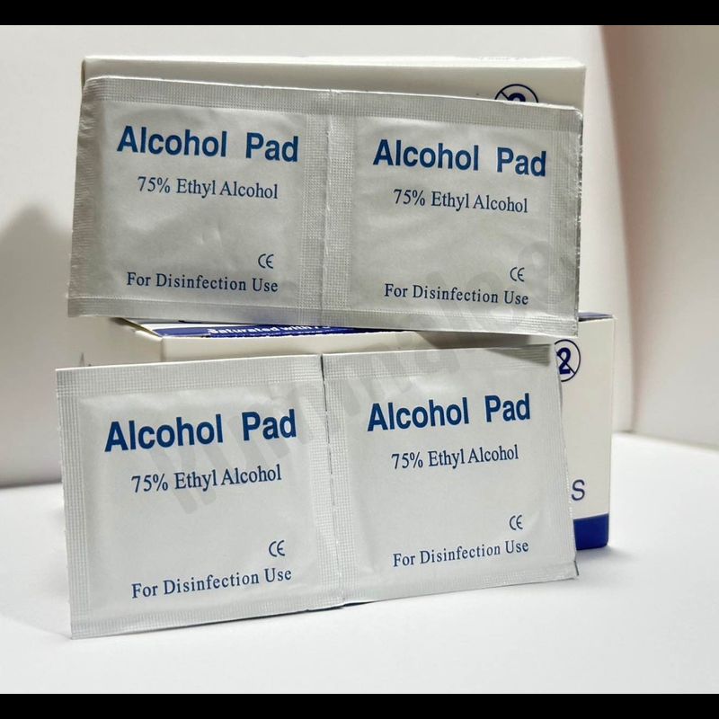 Alcohol pad แผ่นแอลกอฮอล์ 75% เช็ดทำความสะอาดแบบพกพา (100ชิ้น/กล่อง)