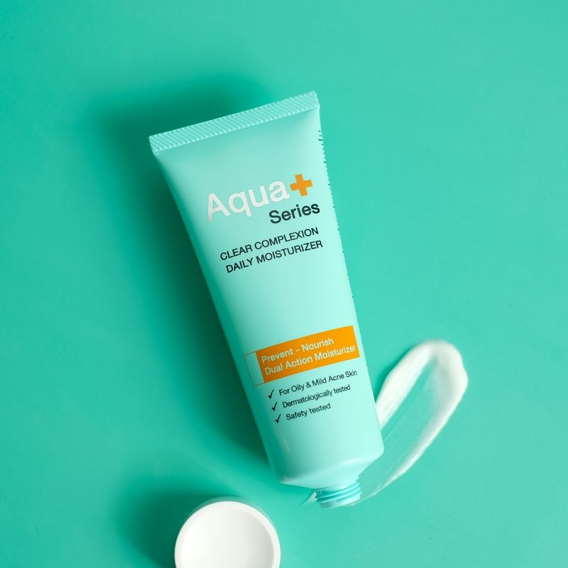 (5BHLY8 ลด 65.-) AquaPlus Clear Complexion Daily Moisturizer 50 ml. & Multi-Protection Sunscreen SPF50+/PA++++ 50 ml