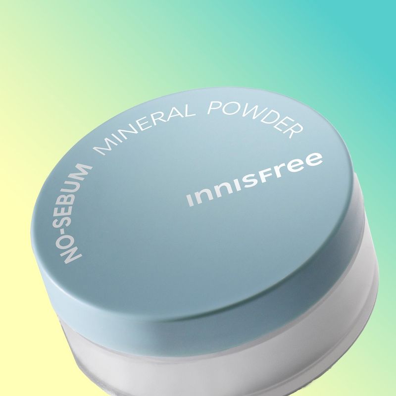 (ซื้อ 1 แถม 1 วันที่ 17 พ.ย.67)innisfree No sebum mineral powder 5g. แป้งฝุ่น ควบคุมความมัน 5 กรัม 2 ชิ้น